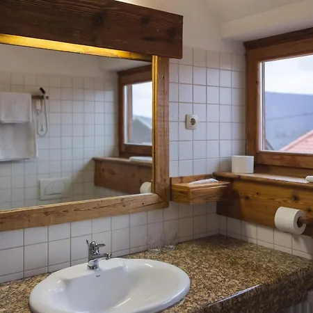 Guesthouse Novak Dvor Exterior photo